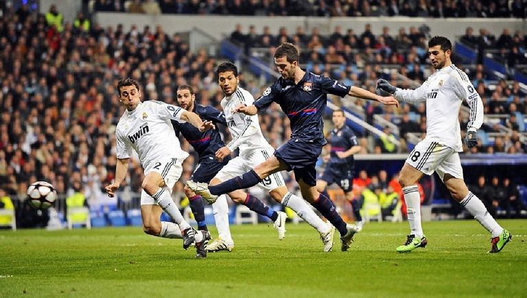 بيانيتش يسجل في الريال عام 2010 ميرالم بيانيتش نجم برشلونة الإسباني