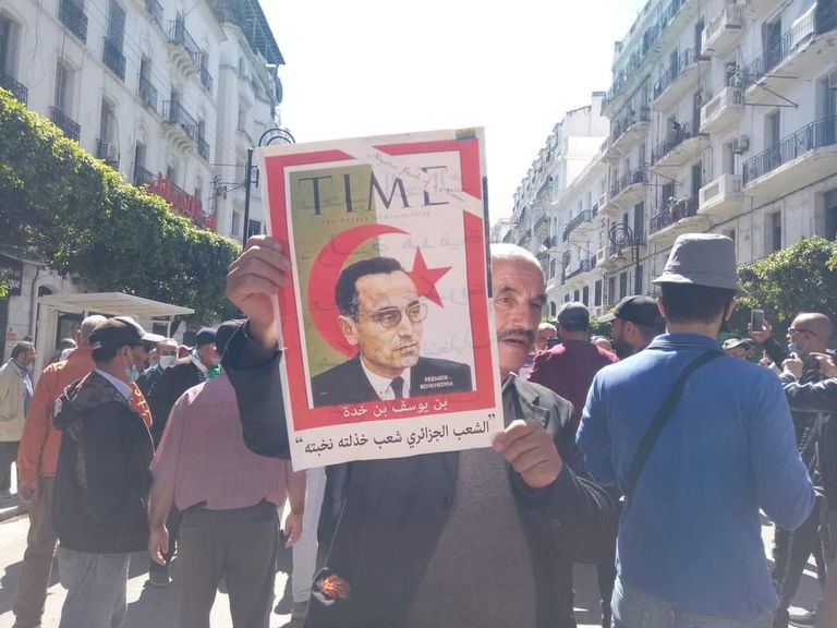 مظاهرة حاشدة بالجزائر العاصمة للتغيير الجذري وتمدين الحكم مظاهرة حاشدة بالجزائر العاصمة للتغيير الجذري وتمدين الحكم