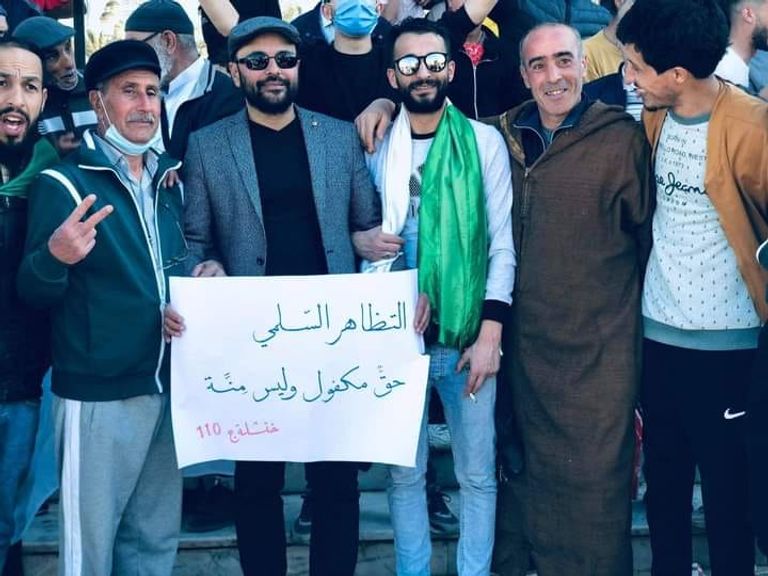 مظاهرة حاشدة بالجزائر العاصمة للتغيير الجذري وتمدين الحكم مظاهرة حاشدة بالجزائر العاصمة للتغيير الجذري وتمدين الحكم