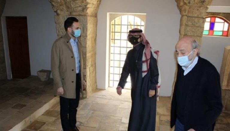 السفير السعودي خلال زيارة جنبلاط