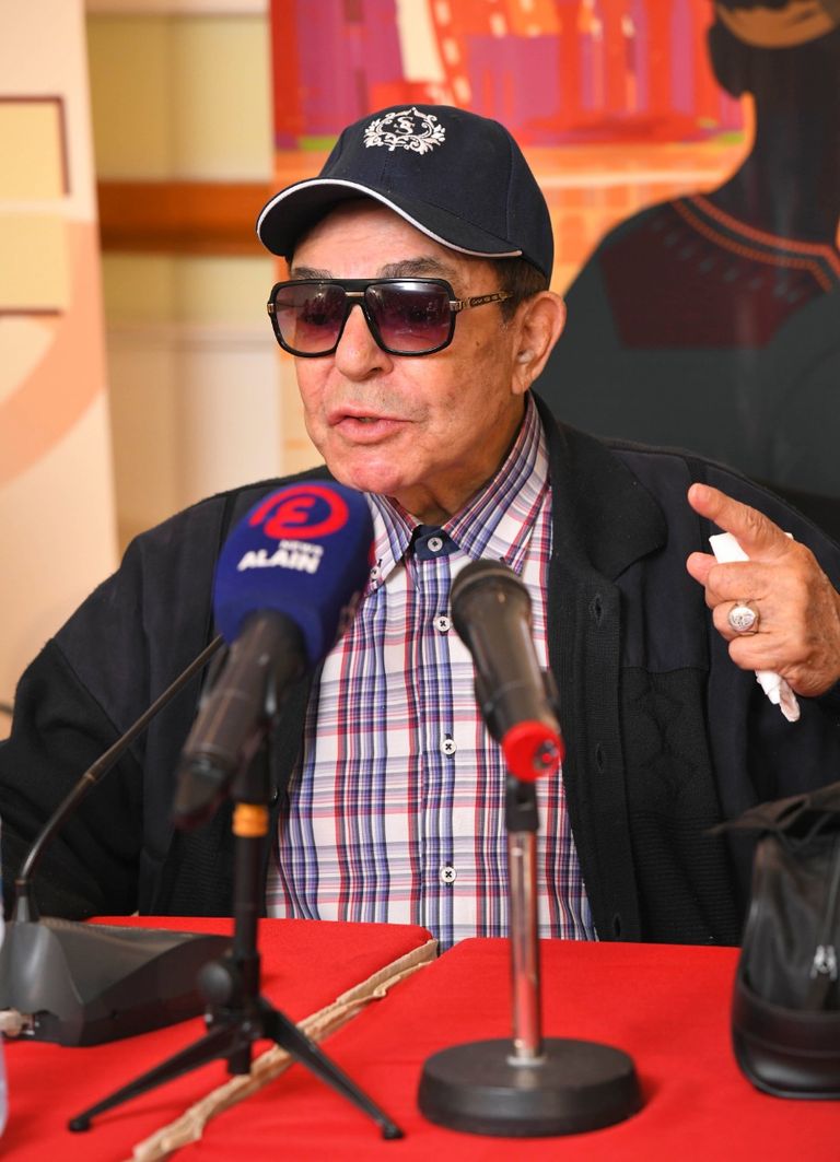 الفنان المصري سمير صبري خلال ندوة تكريمه بالمهرجان