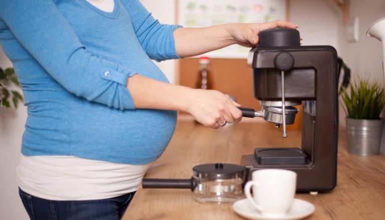 تناول القهوة أثناء الحمل يضر بصحة الأطفال