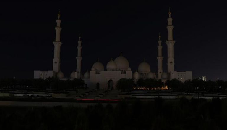 جامع الشيخ زايد الكبير يشارك في فعاليات "ساعة الأرض"
