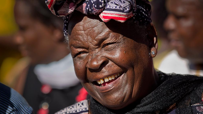 أوباما مع جدته