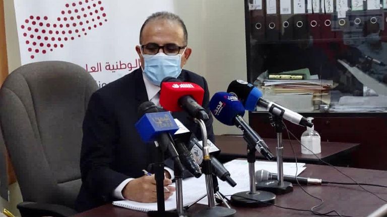 طاقم طبي باليمن يمارس مهام عمله