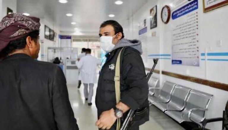الحوثي يحظر استقبال مرضى كورونا خشية على جرحى الجبهات