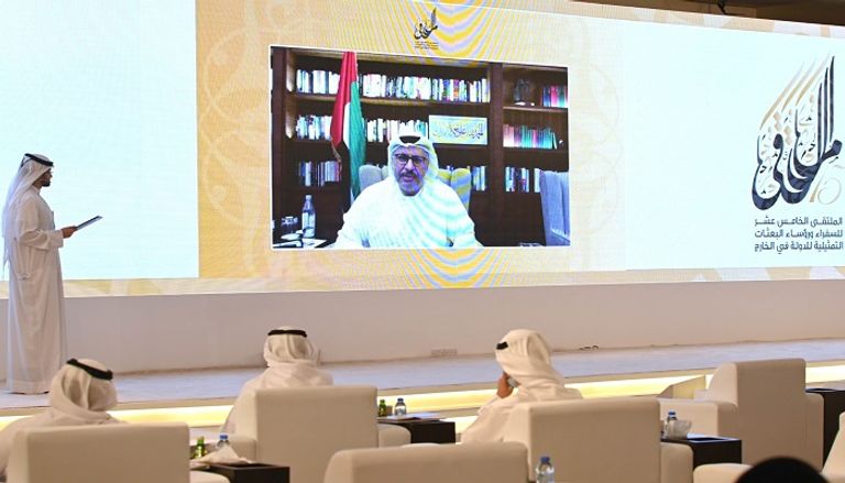 الشيخ عبدالله بن زايد آل نهيان خلال كلمته بالملتقى