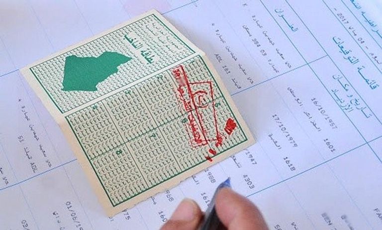ورقة الانتخاب في الجزائر - أرشيفية الجزائر العاصمة - أرشيفية