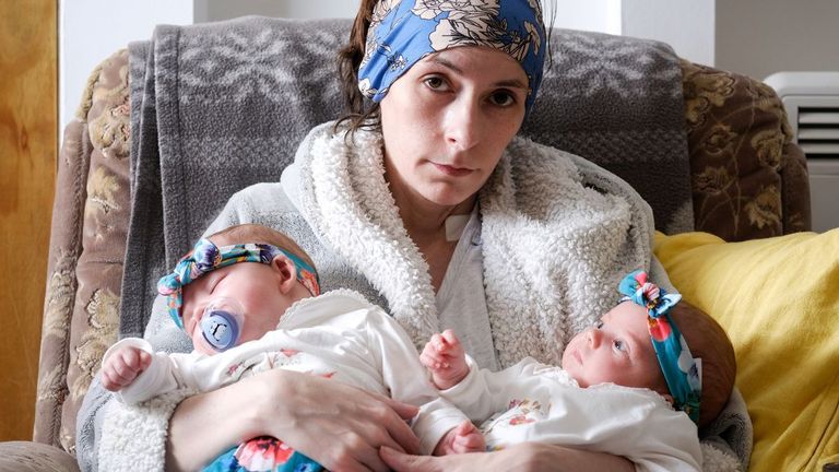 البريطانية آن ماري ويليامز والدة التوأم المعجزة