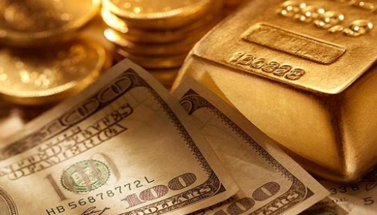 أسعار الذهب خافتة وراء سطوع الدولار
