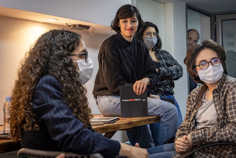 الرسامة المغربية زينب فاسيكي