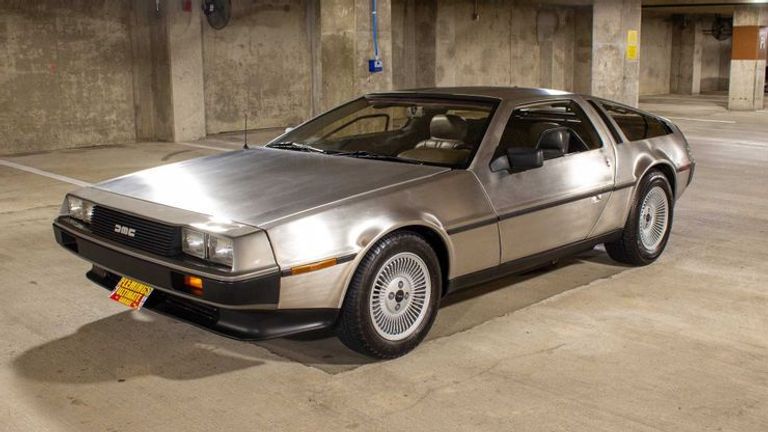 طراز DeLorean DMC-12 بي إم دبليو M1