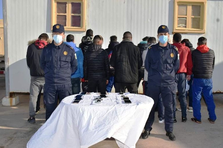 إحباط محاولة هجرة غير شرعية لشباب جزائريين بسواحل البلاد إحباط محاولة هجرة غير شرعية بسواحل الجزائر