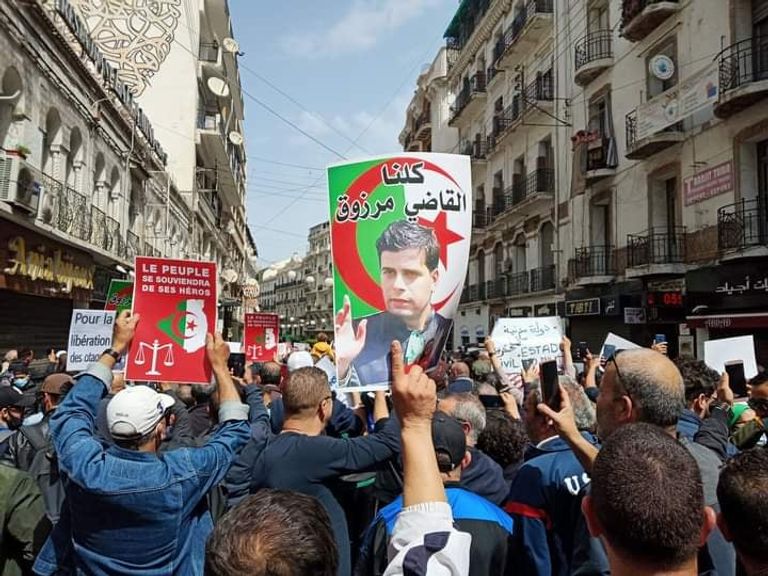 مظاهرة حاشدة بالجزائر العاصمة في الجمعة 112 مطالبة بالتغيير الجذري مظاهرة حاشدة بالجزائر العاصمة في الجمعة 112 مطالبة بالتغيير الجذري