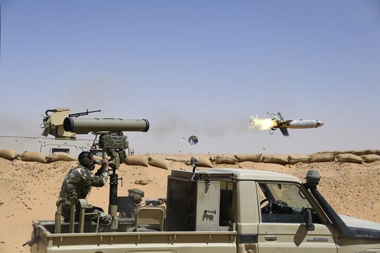 مناورة عسكرية للجيش الجزائري على الحدود مع دولة مالي