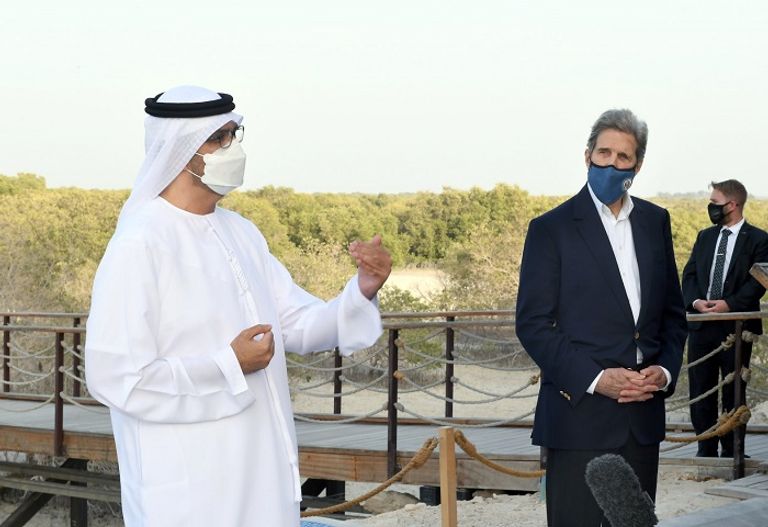 جون كيري خلال مؤتمر صحفي بحديقة المانجروف