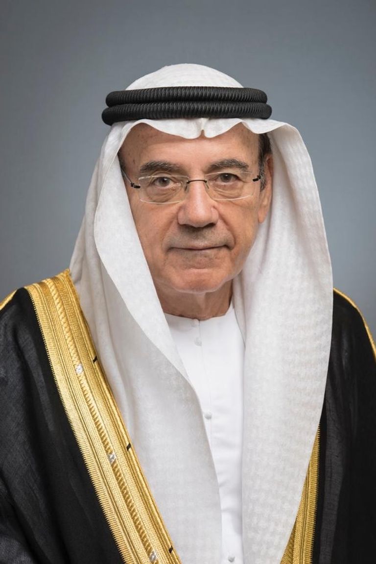 زكي أنور نسيبة المستشار الثقافي لرئيس دولة الإمارات، الرئيس الأعلى لجامعة الإمارات