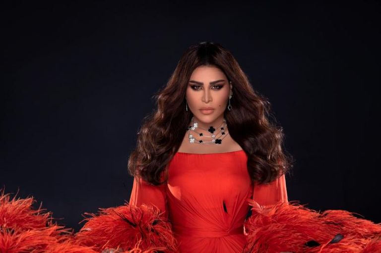 المطربة الإماراتية أحلام جانب من فعاليات احتفالية موكب المومياوات الملكية