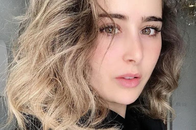 الفنانة التونسية عائشة بن أحمد جانب من فعاليات احتفالية موكب المومياوات الملكية