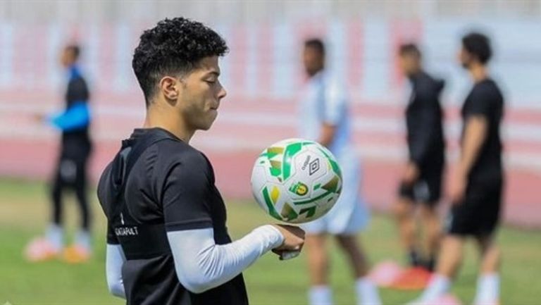 إمام عاشور لاعب الزمالك