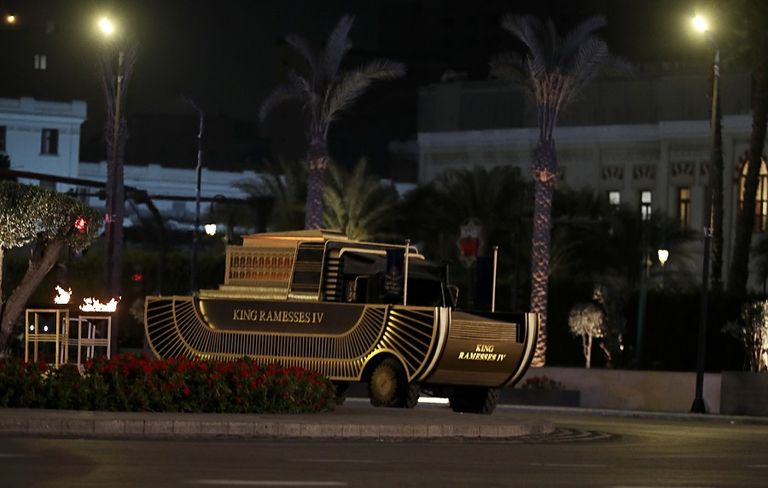 عربة من عربات الموكب الملكي للمومياوات المصرية