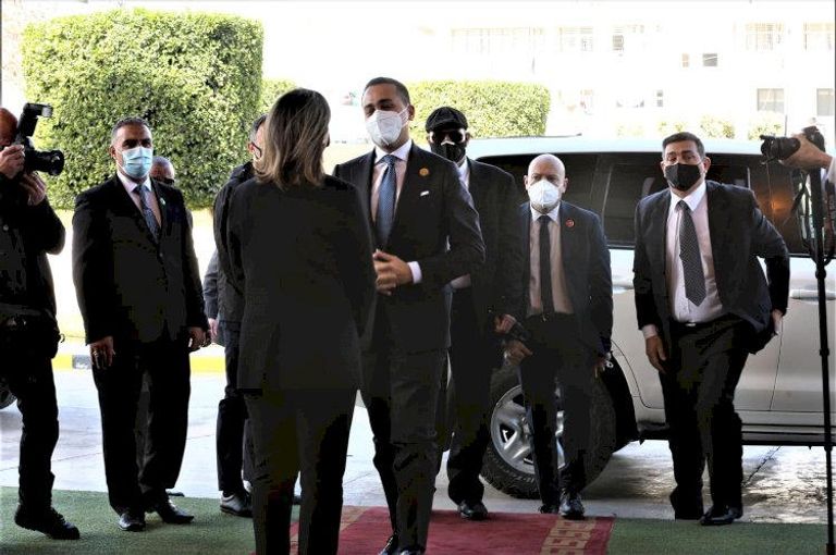 رئيس المجلس الرئاسي خلال استقباله رئيس وزراء مالطا في طرابلس