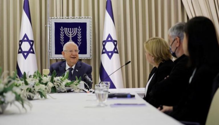 الرئيس الإسرائيلي خلال المشاورات 