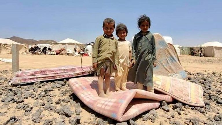 جانب من النزوح المتجدد للعائلات في مخميات مأرب جانب من النزوح المتجدد للعائلات في مخيمات مأرب