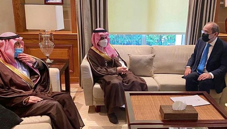 وزير خارجية الأردن خلال استقباله نظيره السعودي في عمان