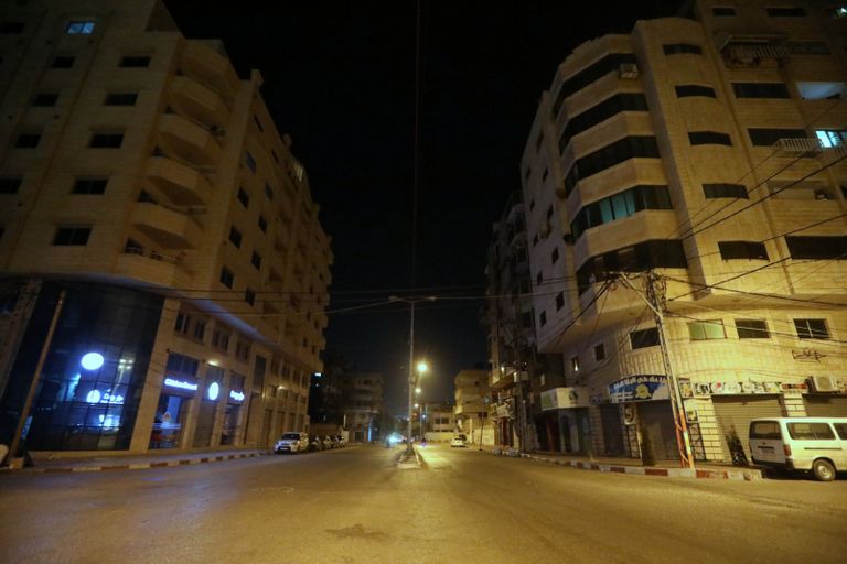 غزة تحاصر كورونا بـ 4 إجراءات جديدة مختبر فحص كورونا في غزة