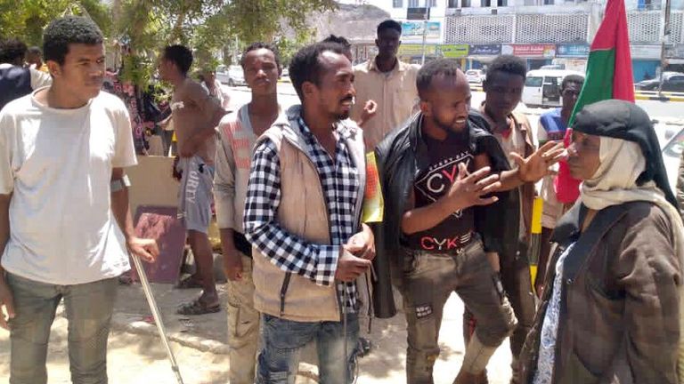 جانب من اعتصام المهاجرين الأفارقة في عدن