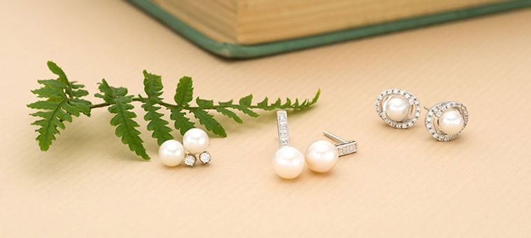 العناية بإكسسوارات الحُلي المرصعة باللؤلؤ 