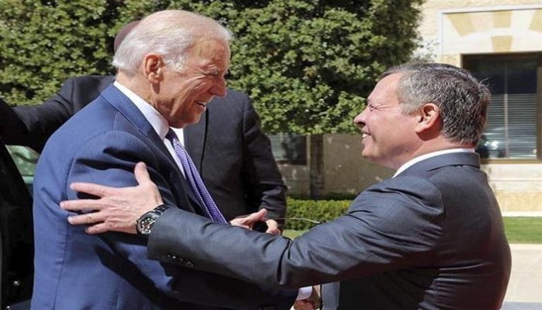 الرئيس الأمريكي جو بايدنالعاهل الأردني والرئيس الأمريكي خلال لقاء سابق - أرشيفية 