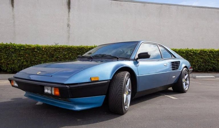 فيراري Mondial 8 طراز DeLorean DMC-12