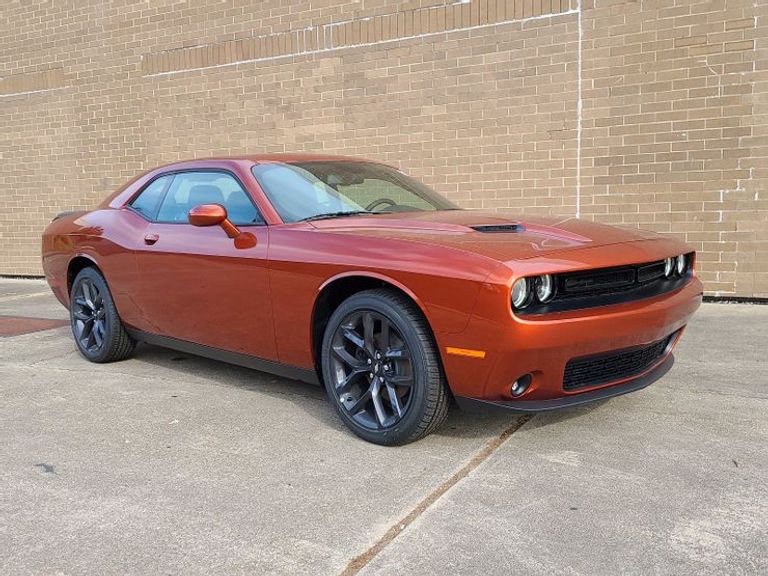 طراز Dodge Challenger SXT  طراز Chevrolet Camaro