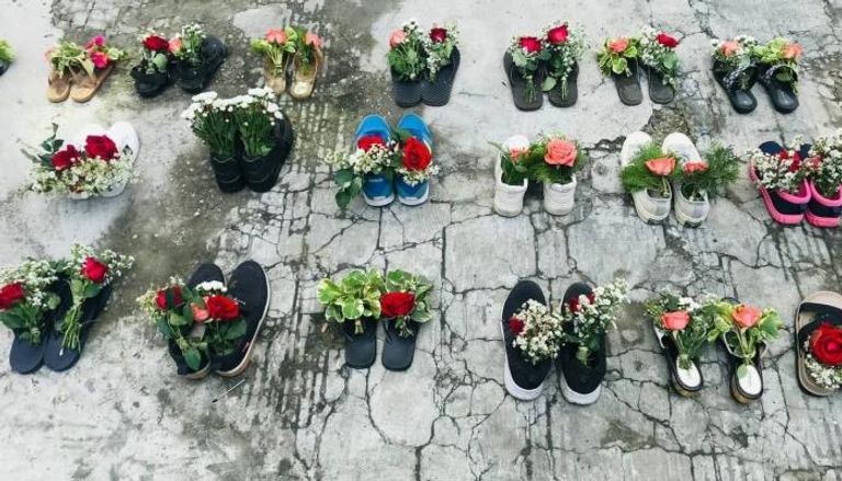 صور لأحذية مملوءة بالزهور