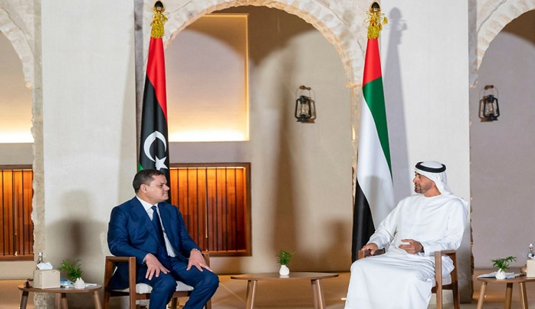 جانب من لقاء ولي عهد أبوظبي ورئيس الحكومة الليبية