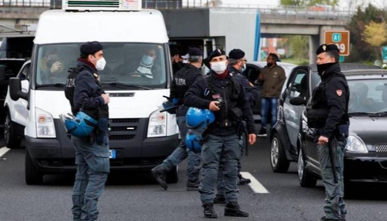 الشرطة الإيطالية تضبط نحو مليار يورو في عملية استهدفت "مافيا النفط" 