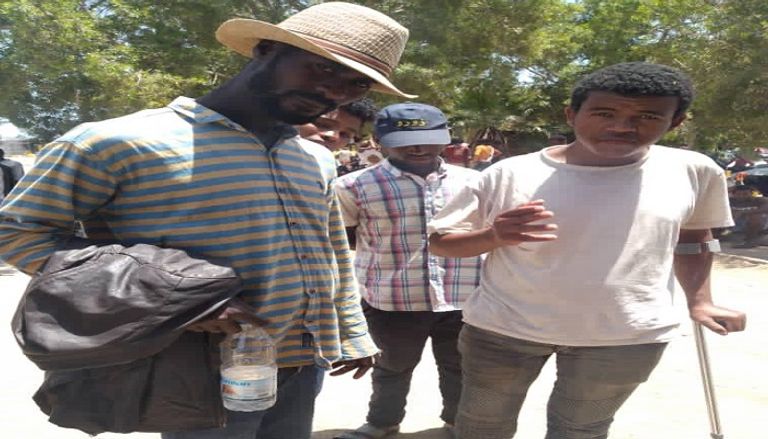 جانب من اعتصام المهاجرين الإثيوبيين ضد جرائم الحوثي خالد قادر أمام مبنى الأمم المتحدة في عدن