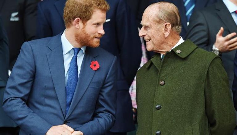 الأمير هاري مع جده فيليب