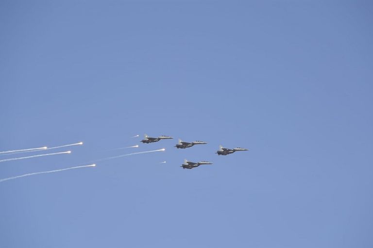 مناورات جوية عسكرية جزائرية مقاتلات حربية جزائرية خلال مناورات عسكرية جوية