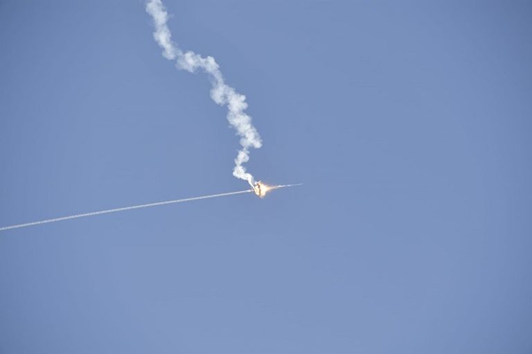 مناورات جوية عسكرية جزائرية مقاتلات حربية جزائرية خلال مناورات عسكرية جوية