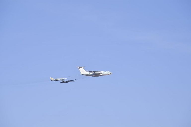 مناورات جوية عسكرية جزائرية مقاتلات حربية جزائرية خلال مناورات عسكرية جوية