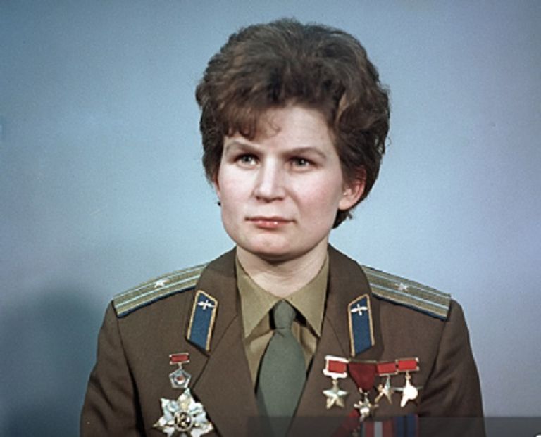 فالينتينا تيريشكوفا أول رائدة فضاء نورا المطروشي ومحمد الملا انضما إلى برنامج الفضاء الإمارتي