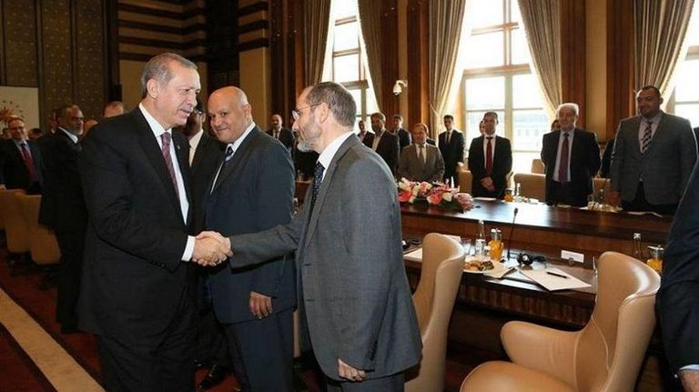 لقاء سابق بين أردوغان والإخواني الجزائري عبد الرزاق مقري الإخوانيان الجزائريان عبد الرزاق مقري وعبد الله جاب الله - أرشيفية