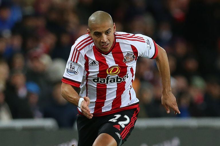 الخزري بقميص سندرلاند الإنجليزي التونسي وهبي الخزري نجم سانت إيتيان الفرنسي