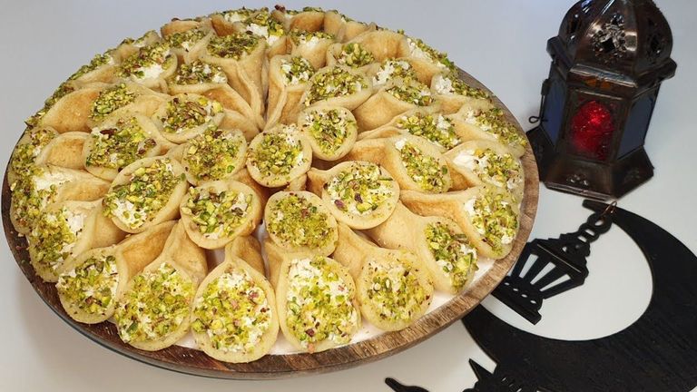 القطايف طقوس خاصة لشهر رمضان في مصر