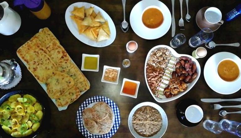 مائدة سحور غير صحية في رمضان