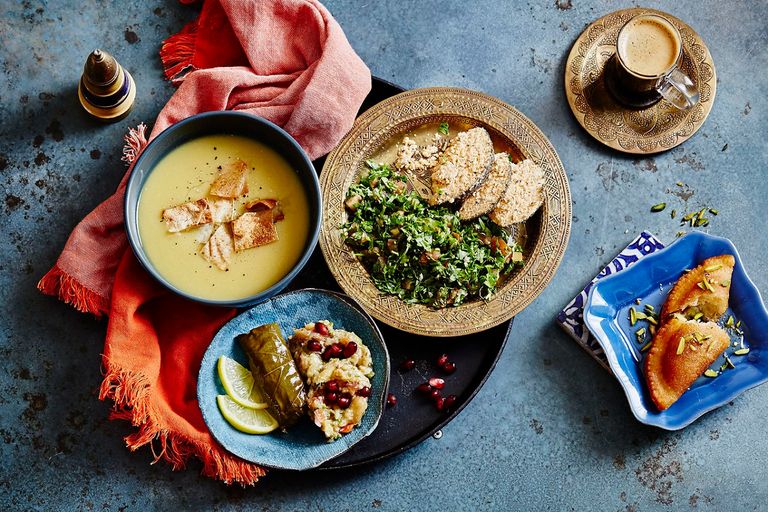 وجبات السحور في شهر رمضان  مائدة سحور غير صحية في رمضان