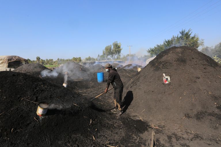الفلسطيني طه الحطاب صاحب أكبر مفحمة في غزة